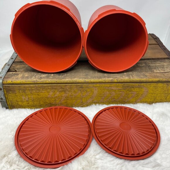 Vintage Tupperware Red Orange Storage Containers Starburst Lids Set Of 2 Nesting - Picture 7 of 13